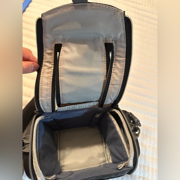 Case Logic Medium Camera Bag Case w/shoulder strap - Picture 8 of 8